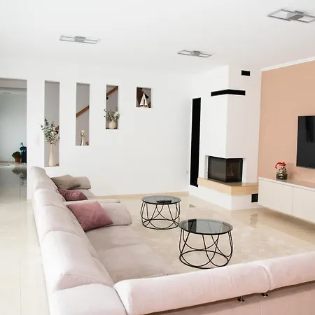 Villa Angela *