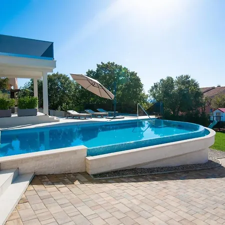 Villa Angela Smrika