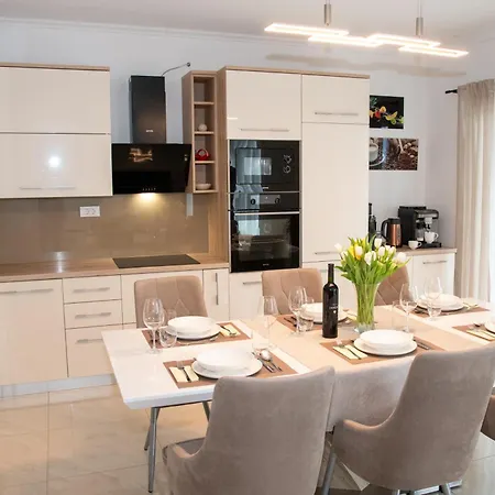 Angela Villa Šmrika